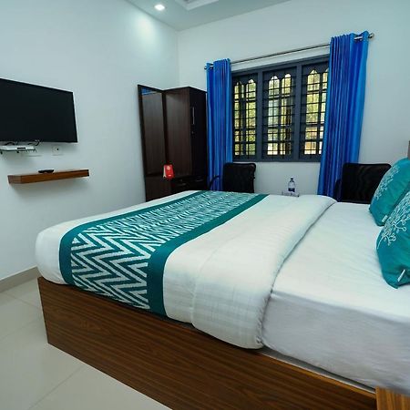 Oyo 6526 Ap Residency City Sultan Bathery Bagian luar foto