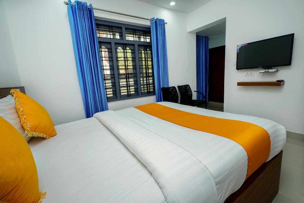 Oyo 6526 Ap Residency City Sultan Bathery Bagian luar foto