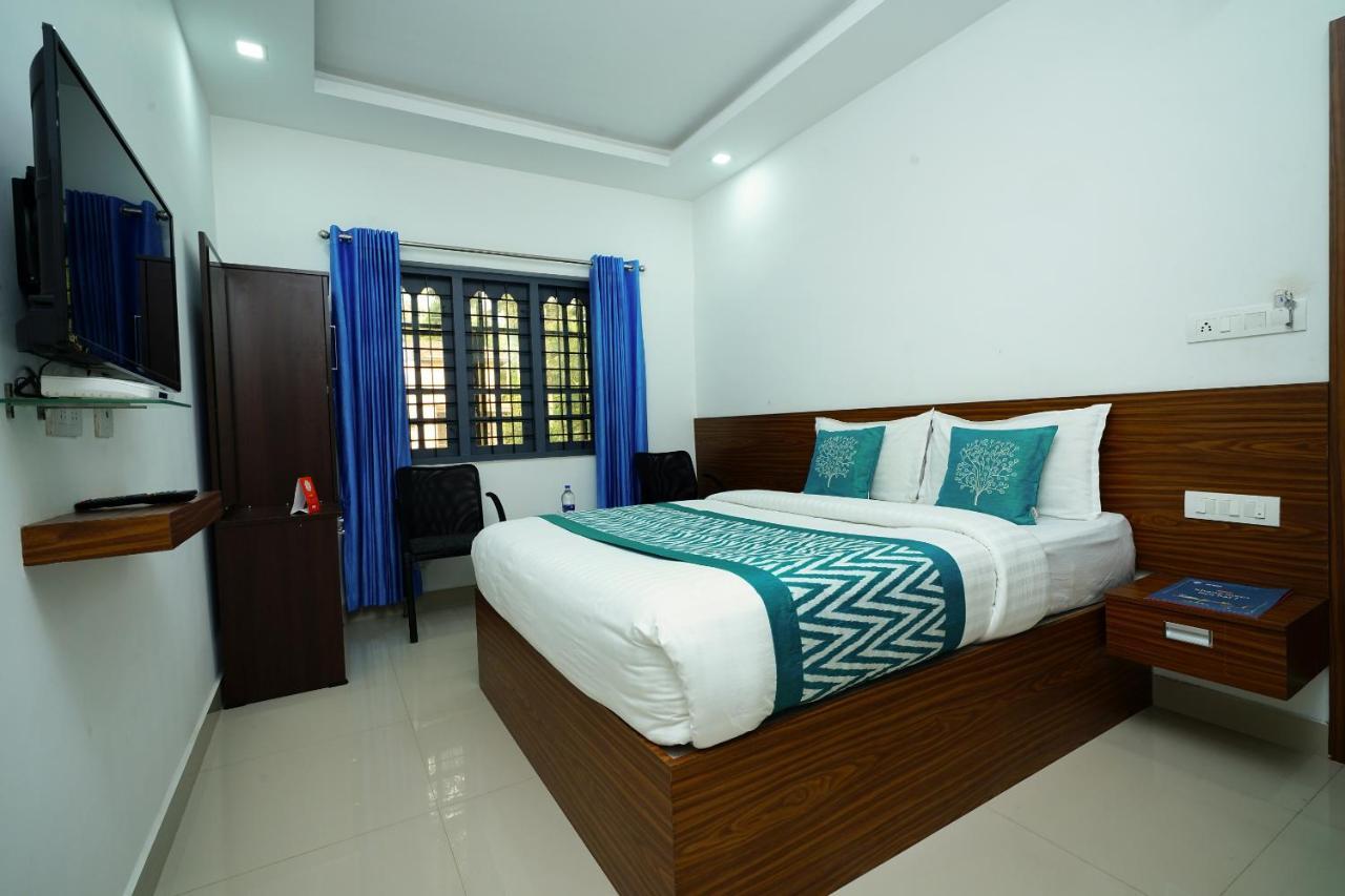 Oyo 6526 Ap Residency City Sultan Bathery Bagian luar foto