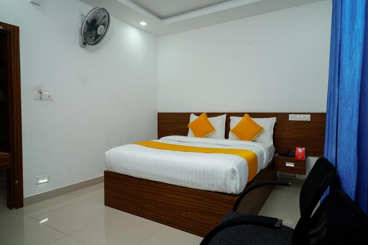 Oyo 6526 Ap Residency City Sultan Bathery Bagian luar foto